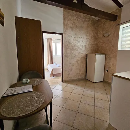 Mira 2 * Baška
