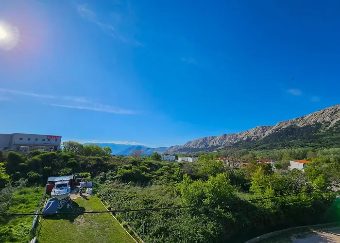 Mira 2 Baška