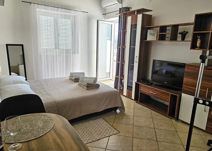 Appartement Mira 2 *