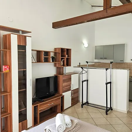Apartment Mira 2