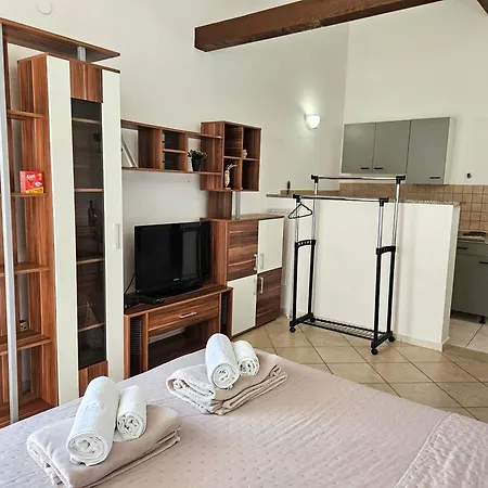 Apartment Mira 2